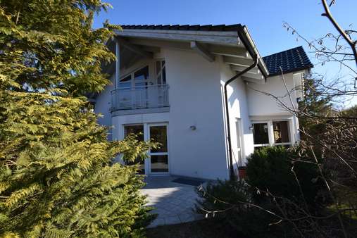 Süd-/Westansicht mit Terrasse - Einfamilienhaus in 86971 Peiting mit 189m² kaufen
