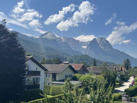 Ausblick auf die Alpspitze - Dachgeschosswohnung in 82467 Garmisch-Partenkirchen mit 56m² kaufen