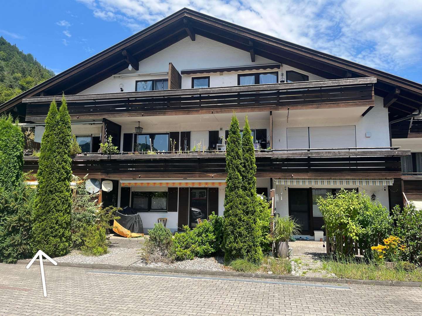 Hausansicht - Erdgeschosswohnung in 82496 Oberau mit 83m² kaufen