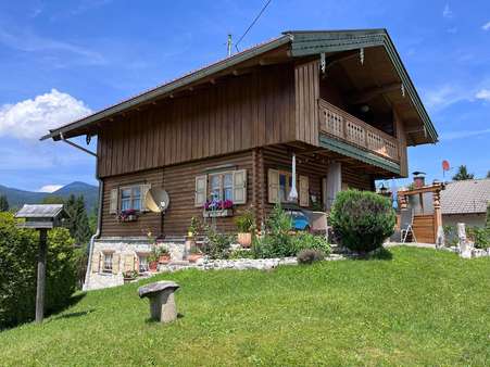 Hausansicht - Einfamilienhaus in 82494 Krün mit 120m² kaufen
