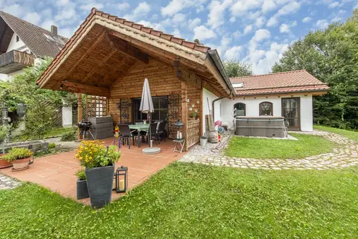 Modernes Wohnen umgeben von ländlicher Idylle