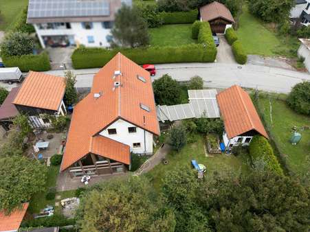 Gesamtansicht Haus und Grundstück - Einfamilienhaus in 82327 Tutzing mit 134m² kaufen