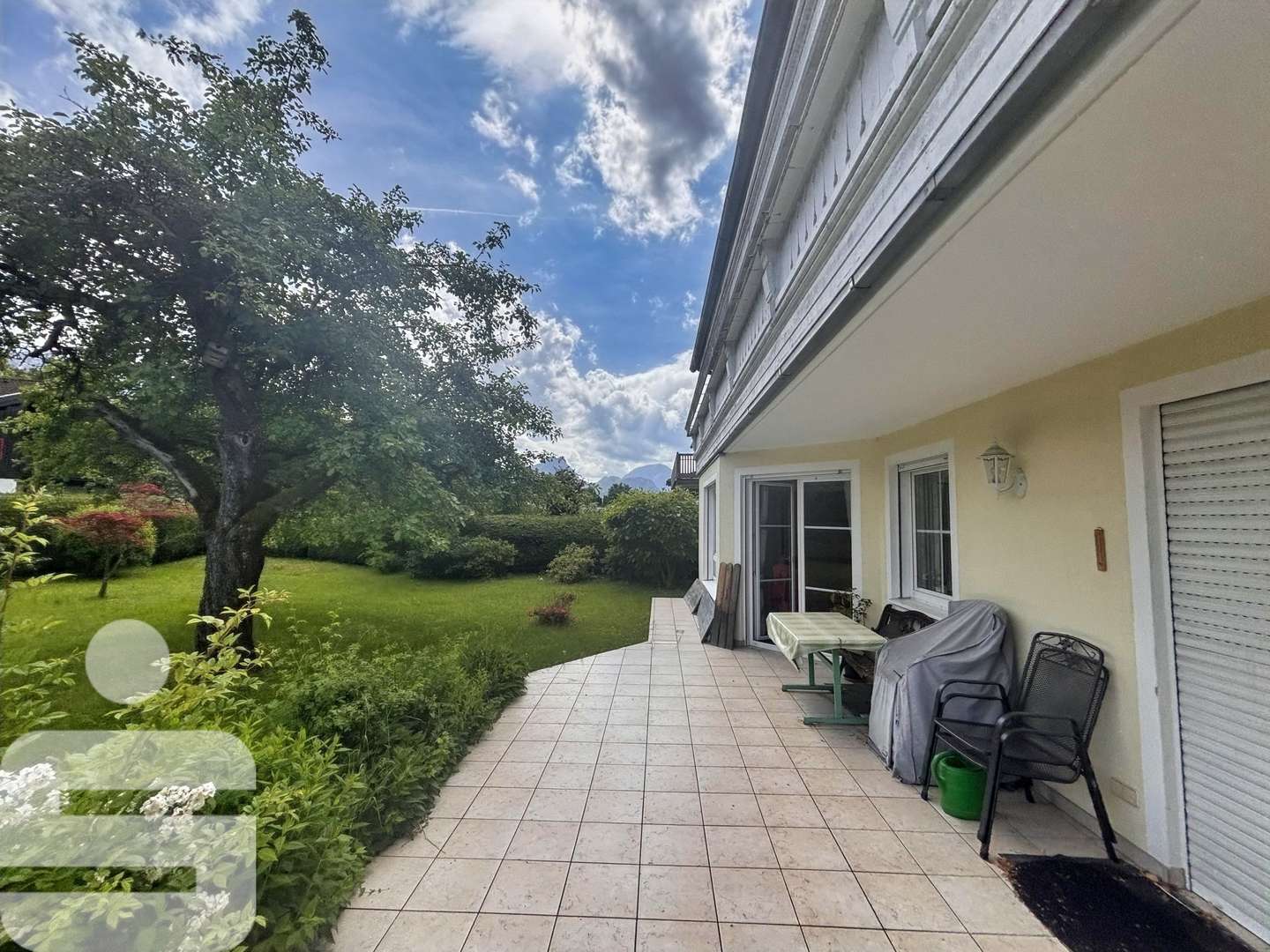 große Terrasse - Zweifamilienhaus in 83435 Bad Reichenhall mit 263m² kaufen