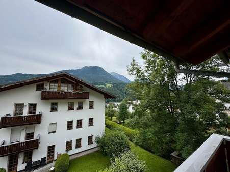 Bergblick vom Balkon - Etagenwohnung in 83471 Berchtesgaden mit 75m² kaufen
