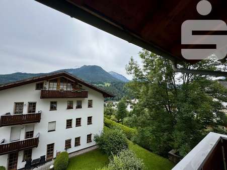 Bergblick vom Balkon - Etagenwohnung in 83471 Berchtesgaden mit 75m² kaufen