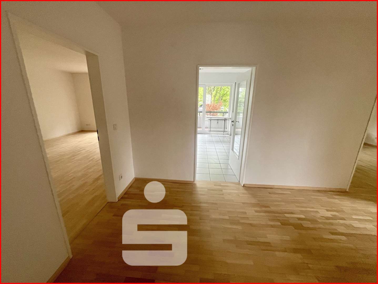 Flur - Erdgeschosswohnung in 83404 Ainring mit 104m² mieten