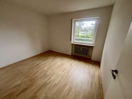 Kind 1 - Erdgeschosswohnung in 83404 Ainring mit 104m² mieten