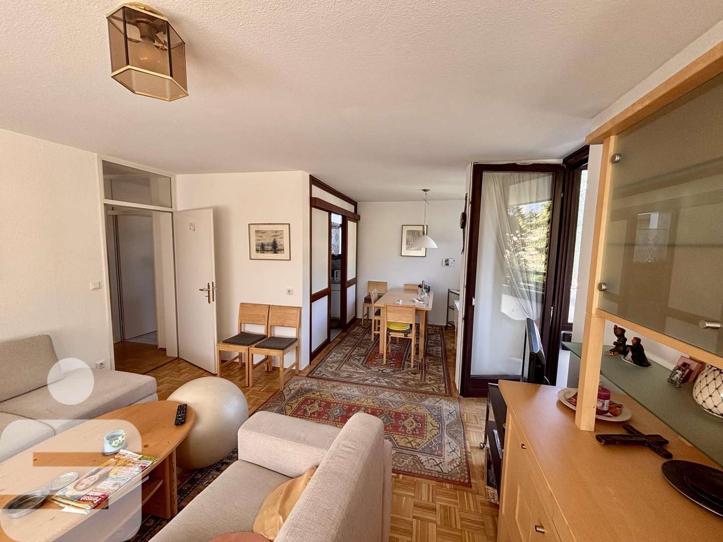 Blick vom Wohnbereich zum Essbereich Blick vom Wohnbereich zum Essbereich - Etagenwohnung in 83435 Bad Reichenhall mit 91m² kaufen