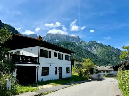 Der mystische Untersberg zum "Greifen nah" - Wohnen zwischen Salzburg und Berchtesgaden