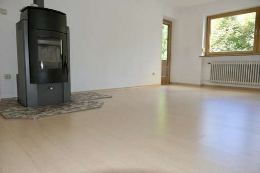 Wohnen - mit Schwedenofen - Erdgeschosswohnung in 83483 Bischofswiesen mit 83m² kaufen