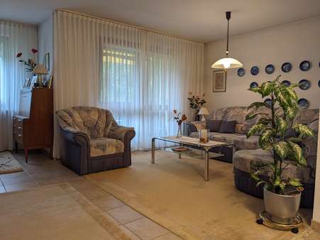 Wohnzimmer - Etagenwohnung in 83435 Bad Reichenhall mit 65m² kaufen