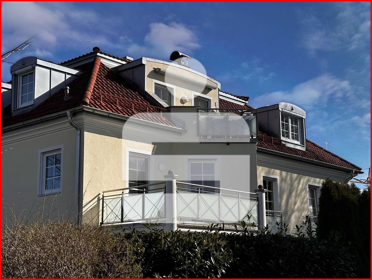Außenansicht - Dachgeschosswohnung in 83395 Freilassing mit 110m² kaufen