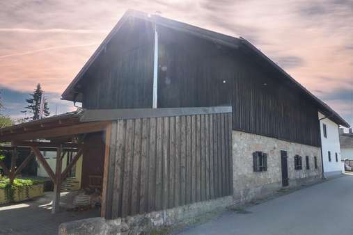 Außenansicht - Bauernhaus in 83416 Saaldorf-Surheim mit 450m² kaufen