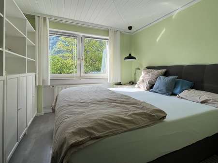 Schlafzimmer - Etagenwohnung in 83435 Bad Reichenhall mit 76m² kaufen