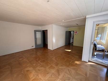 Wohnzimmer Blickrichtung Essecke - Etagenwohnung in 83435 Bad Reichenhall mit 76m² kaufen