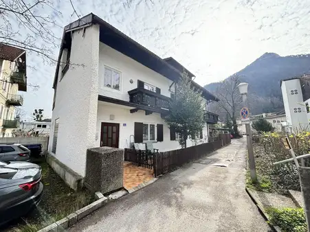 Mehrfamilienhaus in Bad Reichenhall,  4 Wohnungen !!