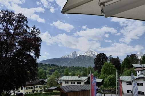 Blick auf das Berchtesgadener Wahrzeichen von der Gastro - Etagenwohnung in 83471 Berchtesgaden mit 27m² als Kapitalanlage kaufen