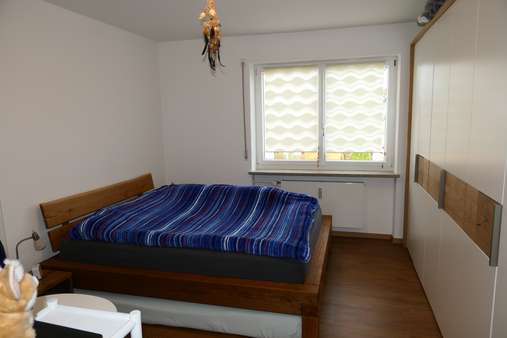 Schlafzimmer - Etagenwohnung in 83395 Freilassing mit 92m² kaufen