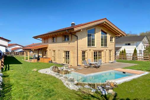 Ansicht Pool - Einfamilienhaus in 83365 Nußdorf mit 185m² kaufen
