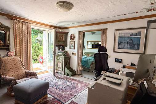 Wohnung EG: Büro mit Schlafbereich Wohnung EG: Büro mit Schlafbereich - Landhaus in 83242 Reit im Winkl mit 272m² kaufen
