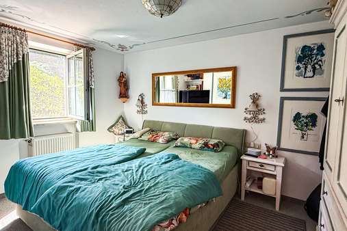 Wohnung EG: Schlafbereich Wohnung EG: Schlafbereich - Landhaus in 83242 Reit im Winkl mit 272m² kaufen