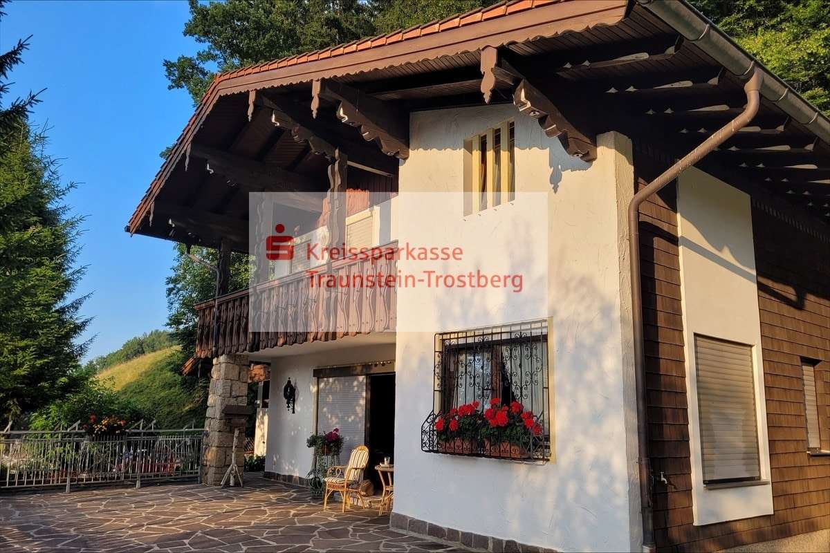 Ansicht Nord-West - Einfamilienhaus in 83362 Surberg mit 208m² kaufen