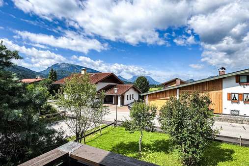 Ausblick 1. OG Ausblick 1. OG - Mehrfamilienhaus in 83242 Reit im Winkl mit 321m² kaufen