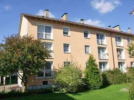 Südansicht - Erdgeschosswohnung in 83301 Traunreut mit 60m² kaufen