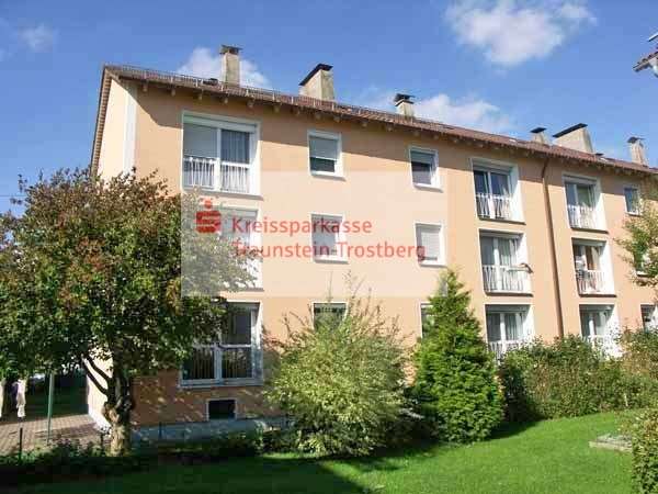 Südansicht - Erdgeschosswohnung in 83301 Traunreut mit 60m² kaufen
