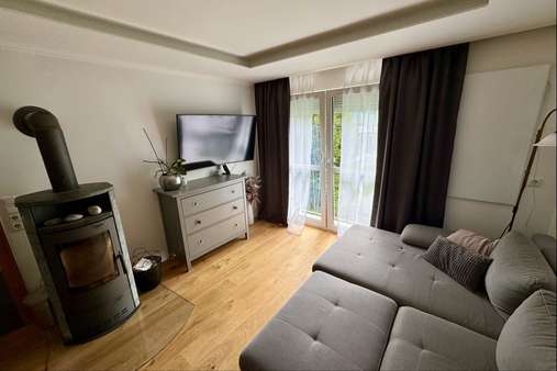 Kaminofen im Wohnzimmer - Erdgeschosswohnung in 83301 Traunreut mit 60m² kaufen