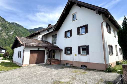 Ansicht Garage - Mehrfamilienhaus in 83250 Marquartstein mit 397m² kaufen