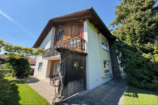 Süd-Ost-Ansicht Süd-Ost-Ansicht - Zweifamilienhaus in 84529 Tittmoning mit 315m² kaufen