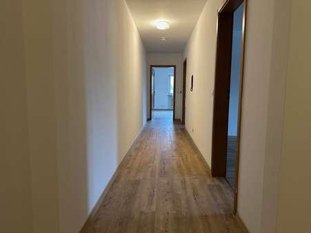 Flur - Etagenwohnung in 83334 Inzell mit 80m² mieten