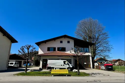 Mehr als nur ein Haus - hier wartet ein wahres Multitalent auf Sie! 