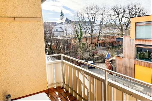 Aussicht zum Seminar Balkon Südseite - Etagenwohnung in 83278 Traunstein mit 84m² kaufen