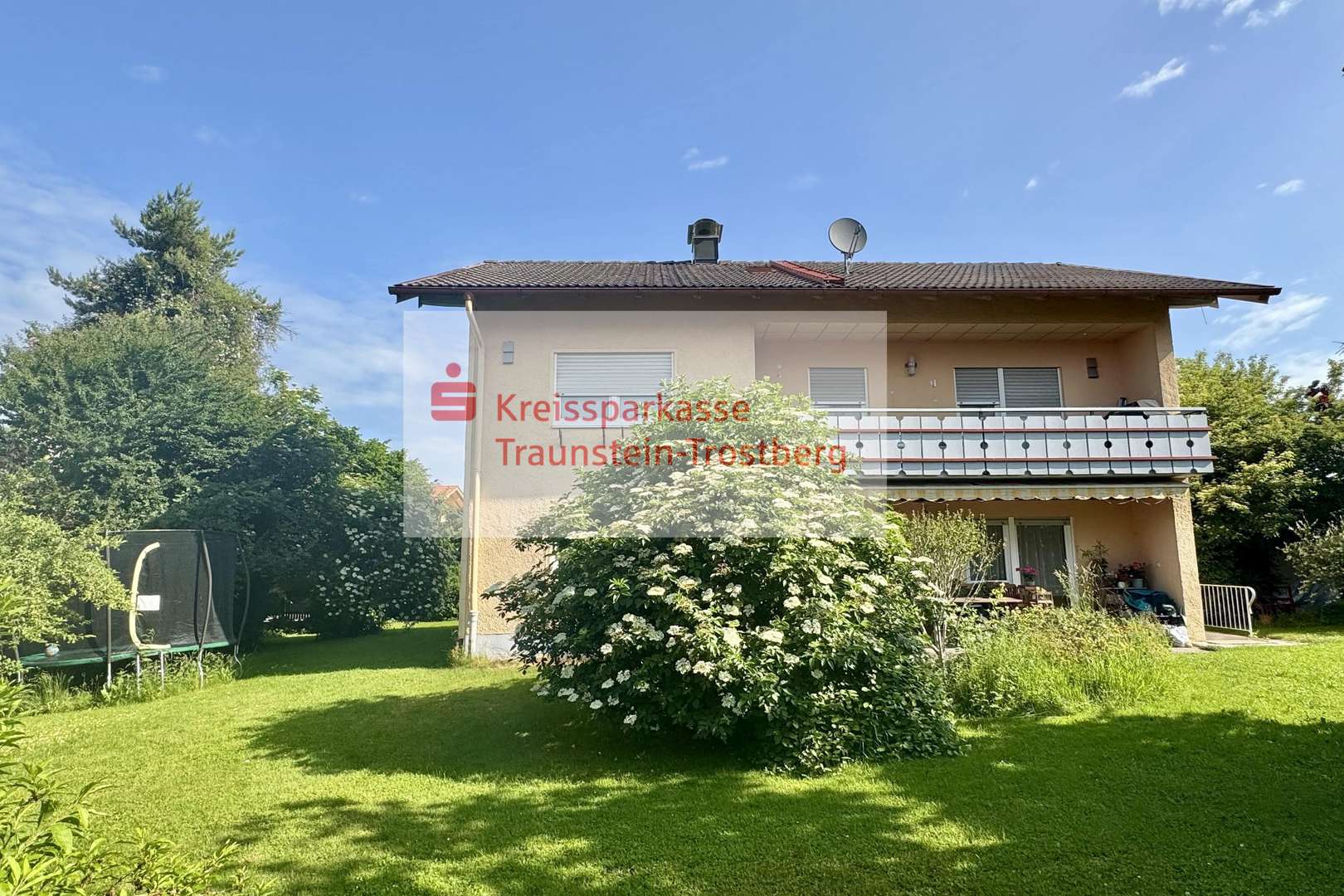 Außenansicht Außenansicht - Zweifamilienhaus in 83278 Traunstein mit 150m² kaufen