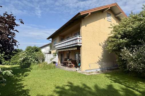 Außenansicht Außenansicht - Zweifamilienhaus in 83278 Traunstein mit 150m² kaufen