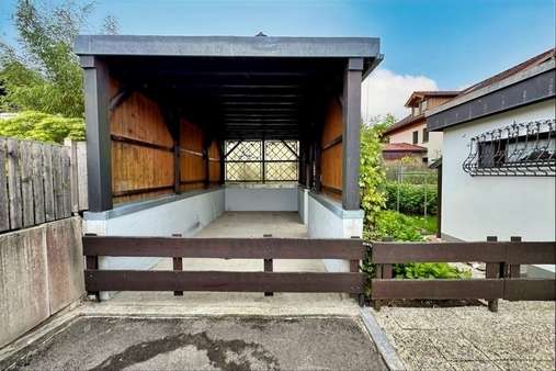 großer Carport, auch für Wohnmobil geeignet großer Carport, auch für Wohnmobil geeignet - Bungalow in 83301 Traunreut mit 120m² kaufen