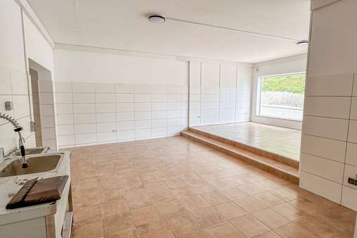 Küche/Verkaufsraum Küche/Verkaufsraum - Büro in 83317 Teisendorf mit 74m² kaufen