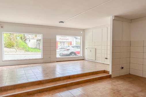 Verkaufsraum Verkaufsraum - Büro in 83317 Teisendorf mit 74m² kaufen