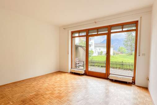 Wohnzimmer - Erdgeschosswohnung in 83334 Inzell mit 50m² mieten