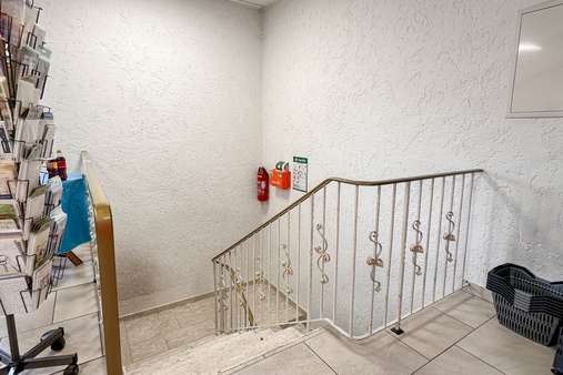 Kellerabgang - Büro in 83224 Grassau mit 164m² mieten