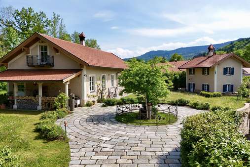 Außenansicht Außenansicht - Einfamilienhaus in 83313 Siegsdorf mit 238m² kaufen