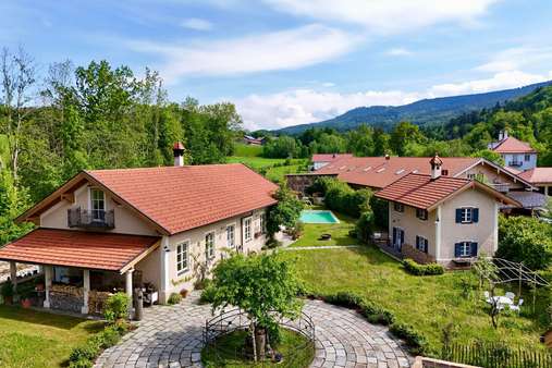 Außenansicht Außenansicht - Einfamilienhaus in 83313 Siegsdorf mit 238m² kaufen