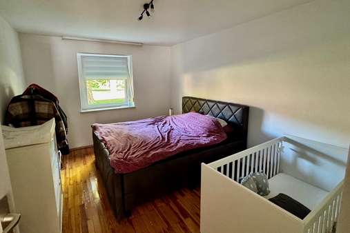 Schlafzimmer Schlafzimmer - Etagenwohnung in 83308 Trostberg mit 64m² kaufen