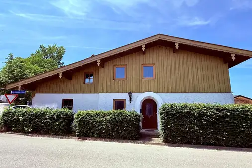 Ihr neues Zuhause am Stadtrand - Gemütliches Einfamilienhaus mit Loggia und Bergblick