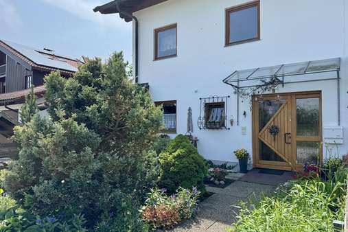 Außenansicht - Doppelhaushälfte in 83355 Grabenstätt mit 123m² kaufen