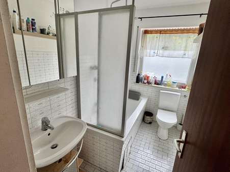 Badezimmer - Etagenwohnung in 84518 Garching mit 52m² kaufen