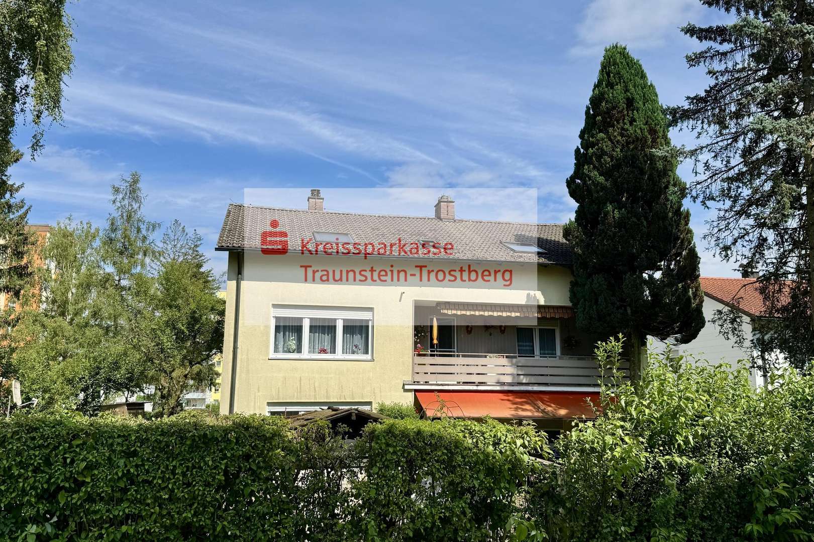 West-Ansicht - Zweifamilienhaus in 83301 Traunreut mit 250m² kaufen