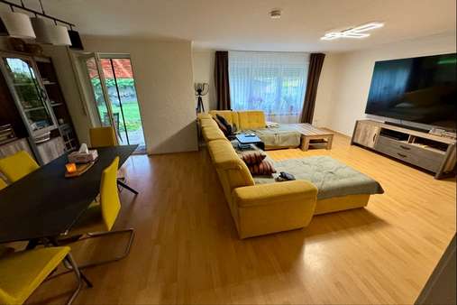 EG Wohnen - Zweifamilienhaus in 83301 Traunreut mit 250m² kaufen